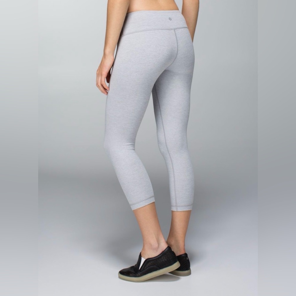L-111 🍋 Lululemon 🍋 Wunder Under Crop